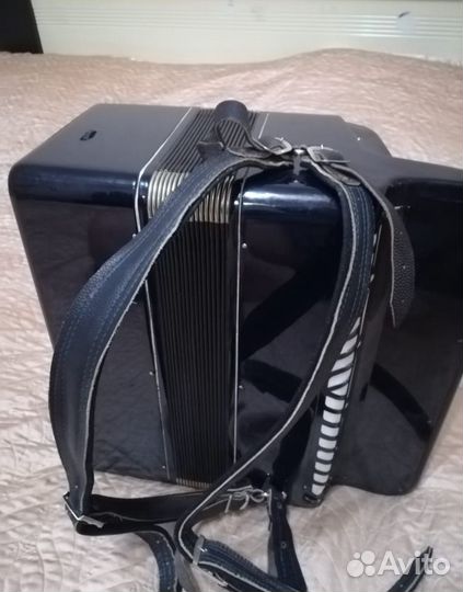 Продаю баян Тула 210