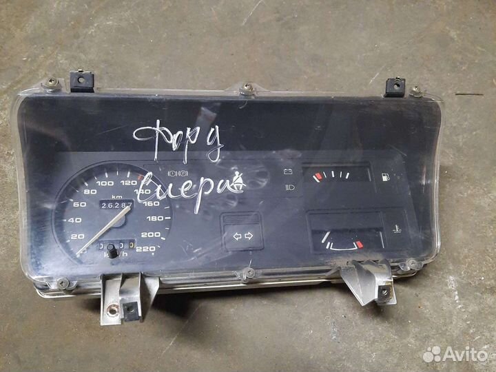 Щиток приборов Ford sierra
