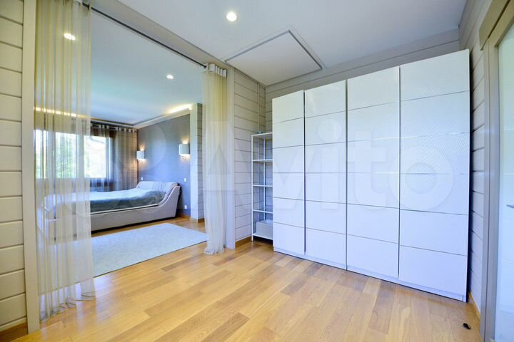 Коттедж 428 м² на участке 1,55 га