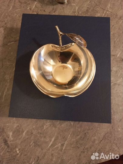 Серебряная вазочка яблоко 925й пробы,131 грамм