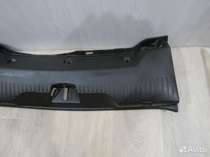 Кожух багажника Jaguar XF