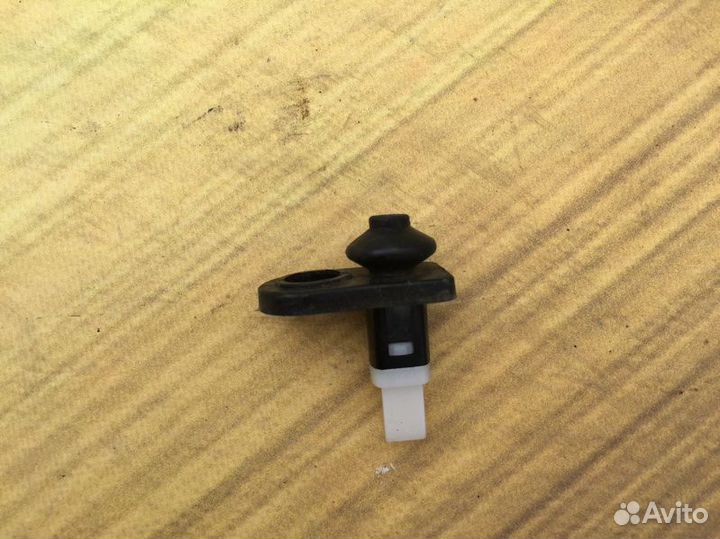 Выключатель концевой Hyundai Solaris sedan 1 2014