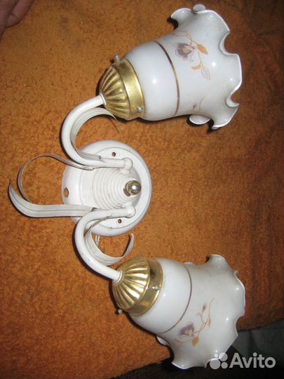 Светильник на стену. бра.таблетка. плафоны