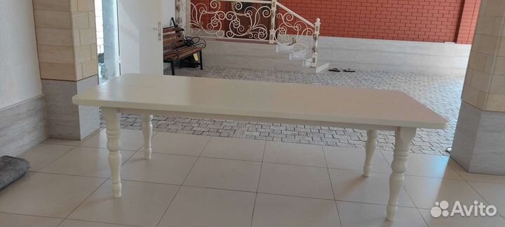 Кухонный стол