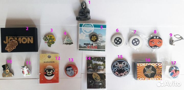 Значки и пины, открытки, статуэтки из разных стран