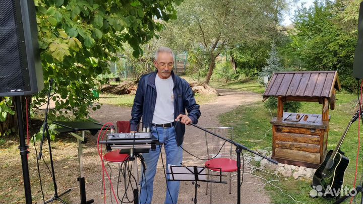 Услуги певца