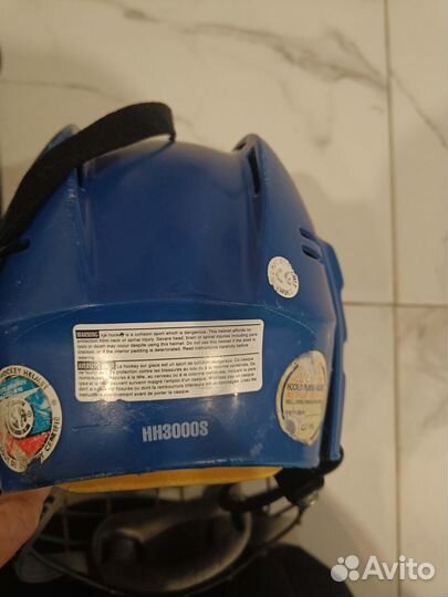 Хоккейный шлем, щитки