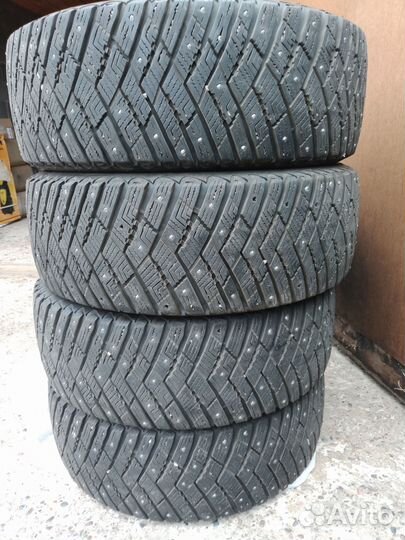 Goodyear UltraGrip Ice Arctic SUV 225/55 R18 102T