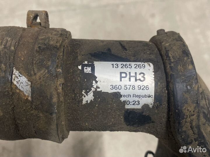 Патрубок Интеркулера Впуск Опель Opel Astra J 1.4T