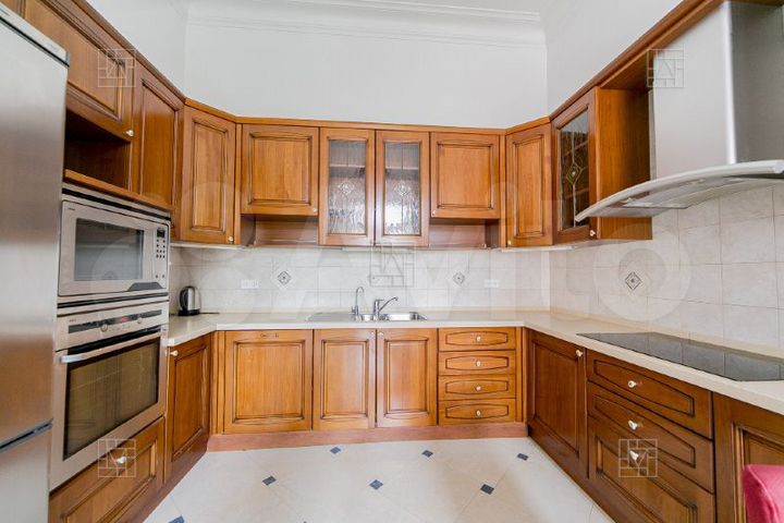 6-к. квартира, 225 м², 3/7 эт.