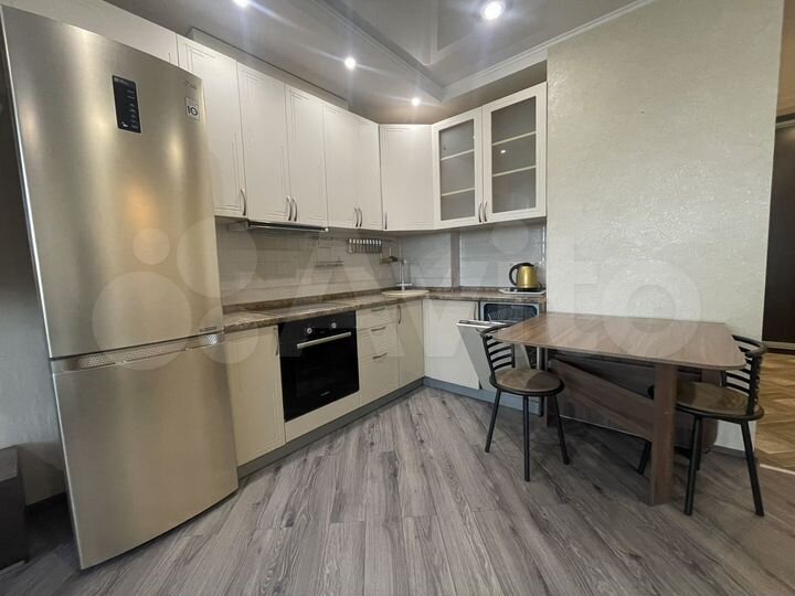 2-к. квартира, 55 м², 6/17 эт.