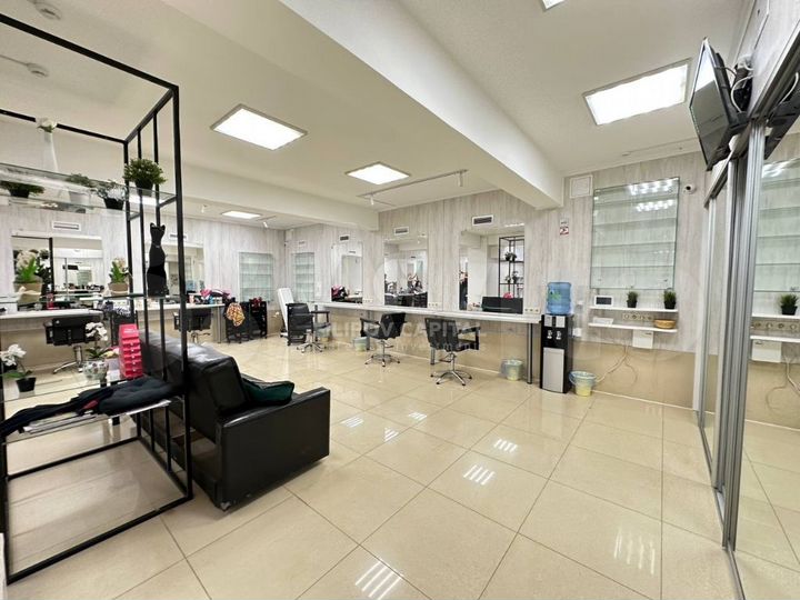 Салон красоты, офис в центре, 365 м²