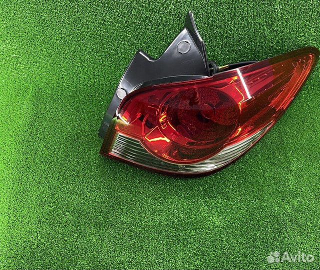 Фонарь правый Chevrolet Cruze хетчбек