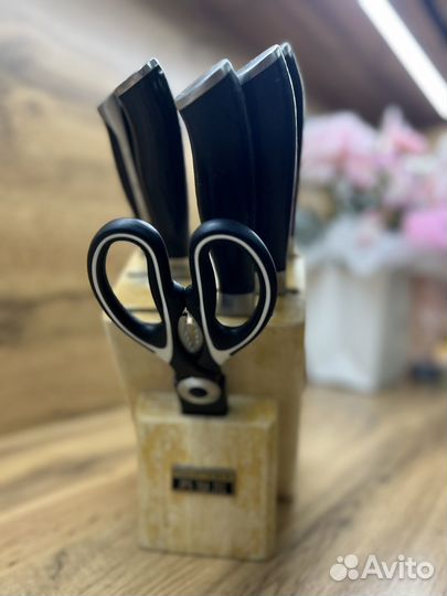 Набор кухонных ножей с подставкой из Дубая