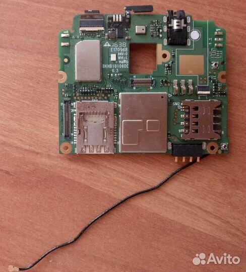 Смартфон на запчасти Asus zb500kl