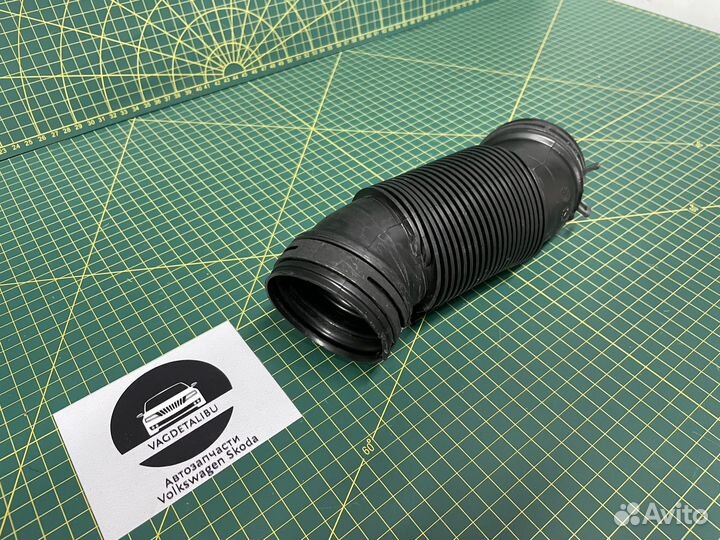 Воздуховод Skoda / Volkswagen 5QF129618