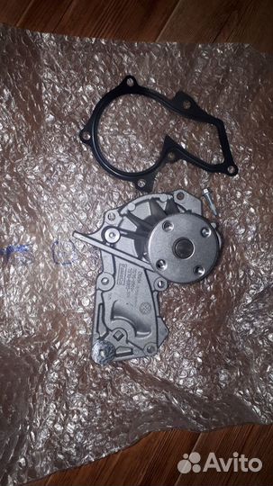 Помпа Вольво S60