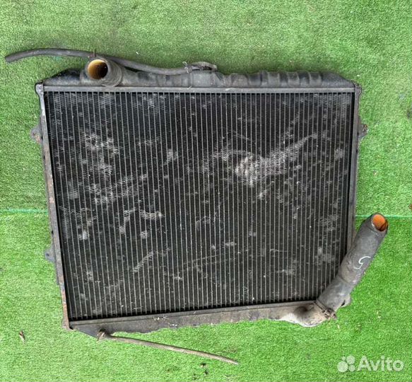 Радиатор (основной) Mitsubishi Pajero 2003