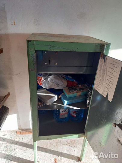 Сейф металлический