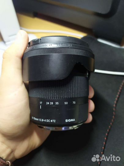 Sigma 17-70mm f2.8-4 DC Macro contemporary