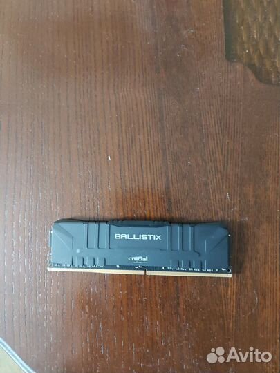 Crucial 8 GB DDR4-3000