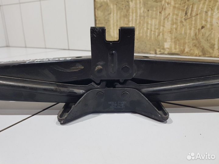 Домкрат (Geely Emgrand X7)