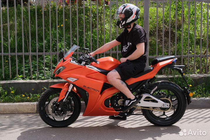 Электромотоцикл Yamaha R3