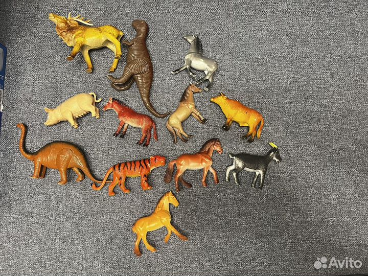 Пакетом животные и динозавры