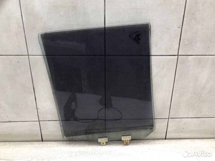 Стекло заднее правое Nissan Pathfinder 1 VG30E