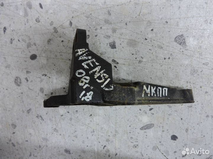 Кронштейн двигателя правый Toyota Avensis T250 200