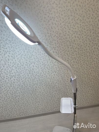 Лампа лупа для косметолога