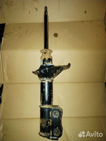 Передняя левая стойка хундай акцент