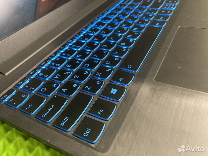 Ноутбук игровой Lenovo i5 GTX