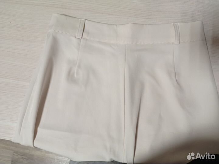 Продаю костюм женский