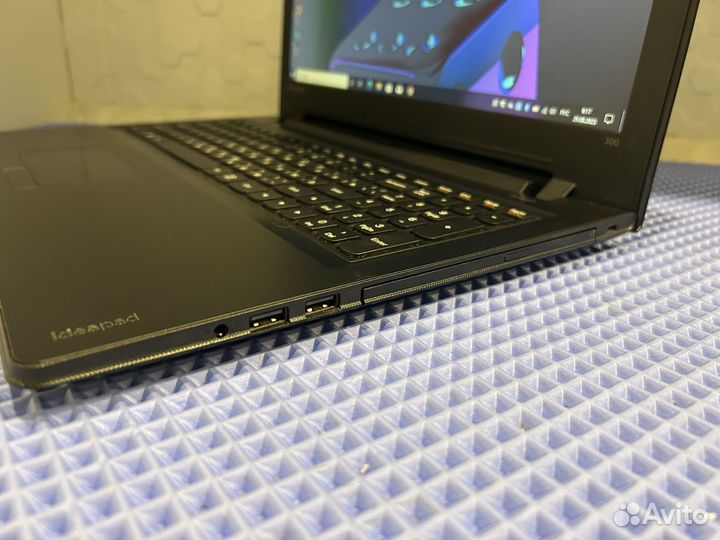 Lenovo 300 4ядра/8Gb/SSD256/nvidia920M