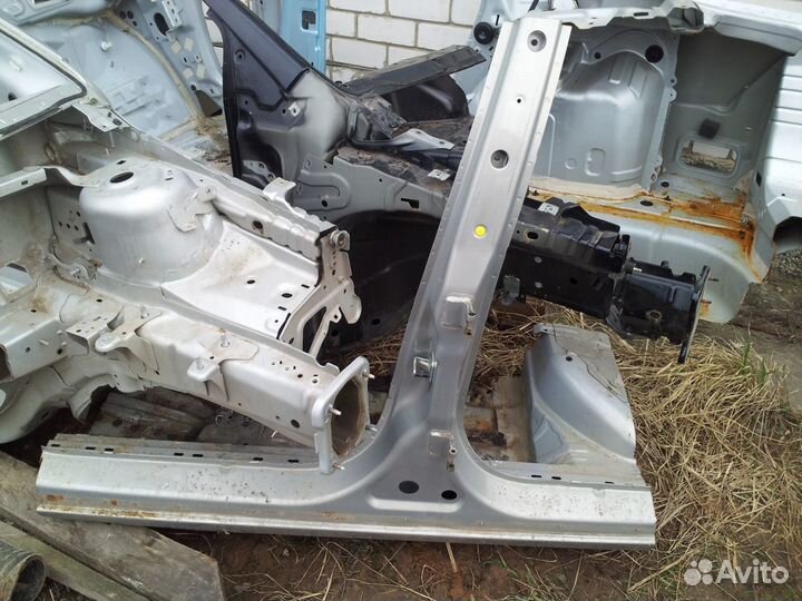 Стойка левая средняя на Опель астра Н