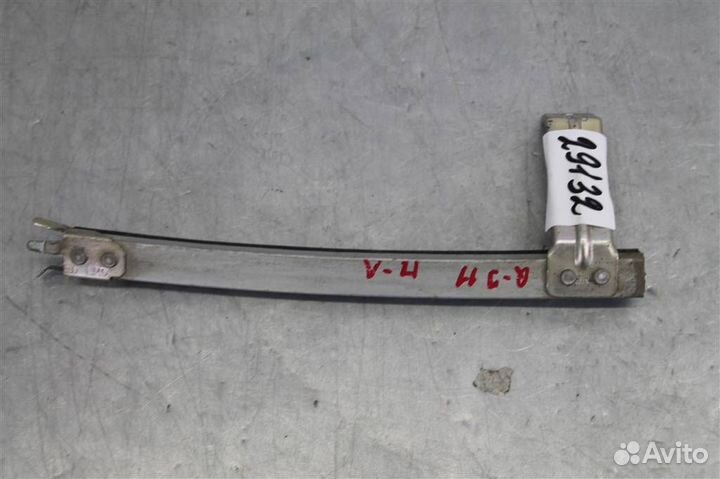 Направляющая стекла двери передней левой Nissan Q