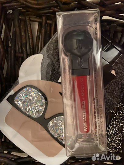 Karl Lagerfeld блеск для губ новый