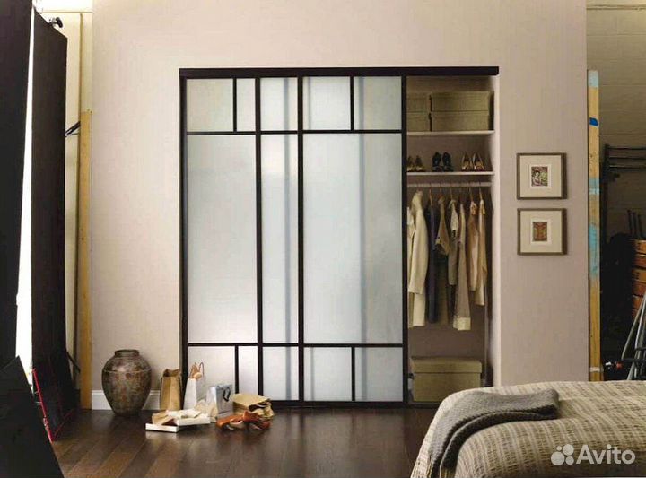 Раздвижная перегородка с матовым стеклом