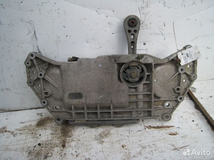 Балка двигателя передняя Volkswagen Golf V 2005 го