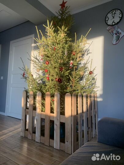 Забор для елки от детей