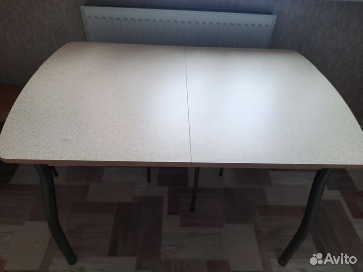 Кухонный стол