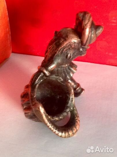 Каслинская Статуэтка-пепельница бронза