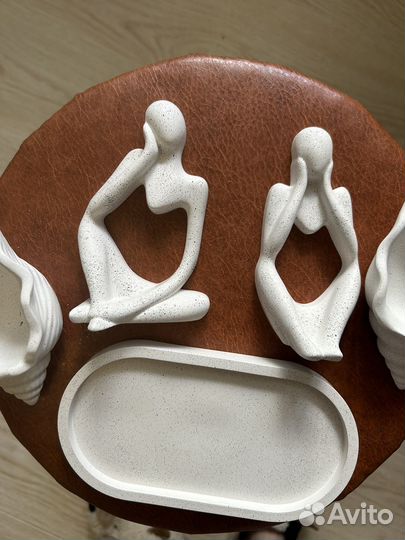 Статуэтка мыслители