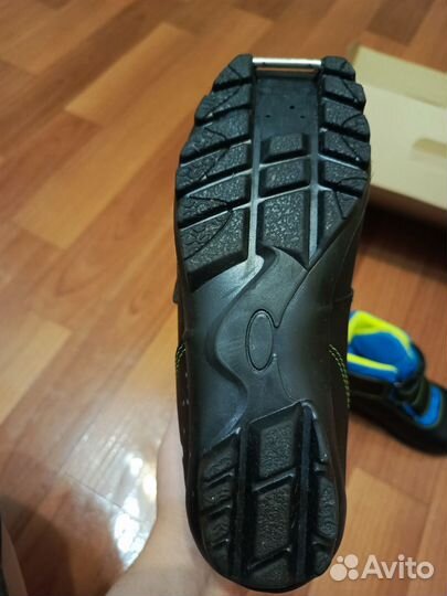 Лыжные ботинки детские 34-35