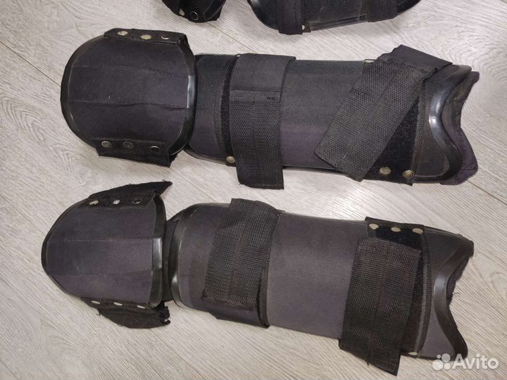 Защитная экипировка для рук и ног