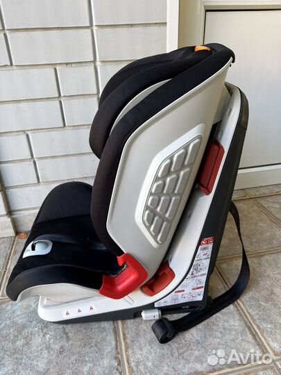 Автокресло Chicco Youniverse Fix