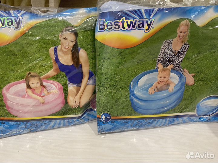 Бассейн для малышей голубой и розовый.Новый