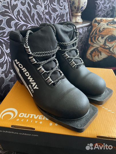 Лыжные ботинки