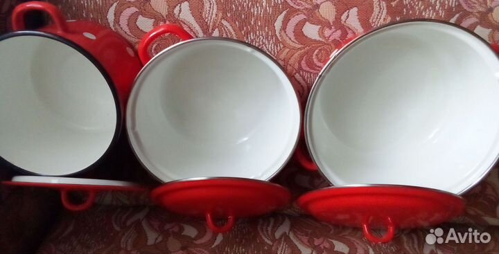 Набор эмалированных кастрюль